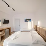 ゲストハウス Perla