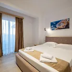 Perla 3*