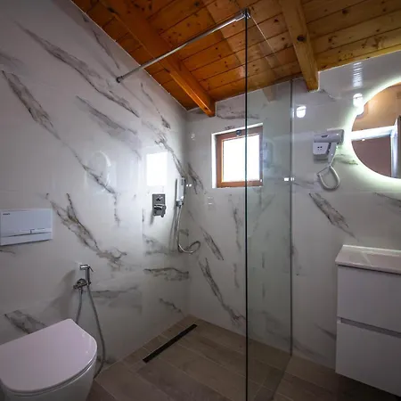 בית הארחה Perla 3*