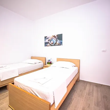 Guest house Hotel Perla Ksamil