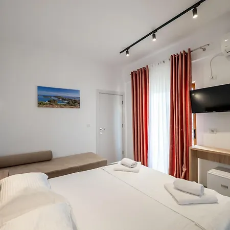 Guest house Hotel Perla Ksamil