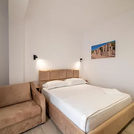 Hotel Perla Ksamil 2* Ksamil