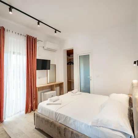 Hotel Perla Ksamil 2* Ksamil