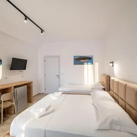 Guest house Hotel Perla Ksamil